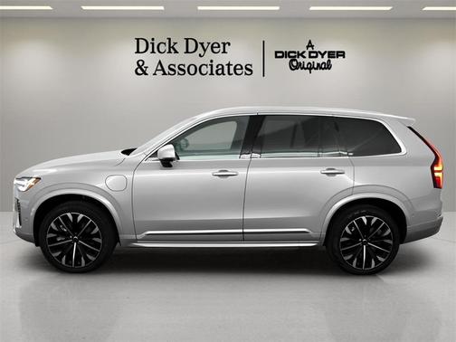 2025 Volvo XC90 Plug-In Hybrid T8 Plus 6-Seater