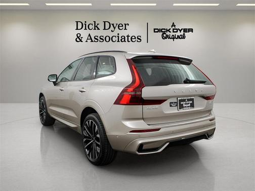 2026 Volvo XC60 B5 Ultra