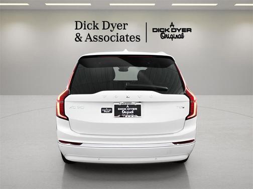 2025 Volvo XC90 Plug-In Hybrid T8 Core 7-Seater