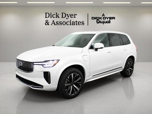 2025 Volvo XC90 Plug-In Hybrid T8 Core 7-Seater