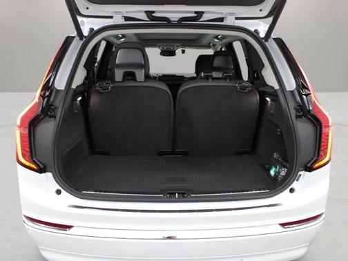 2025 Volvo XC90 Plug-In Hybrid T8 Core 7-Seater