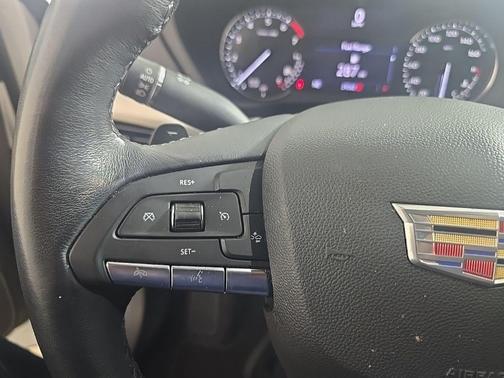 2022 Cadillac XT4 Premium Luxury