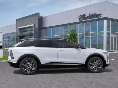 Vibrant White Tricoat 2026 Cadillac OPTIQ Luxury