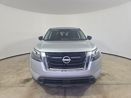 2025 Nissan Pathfinder S FWD