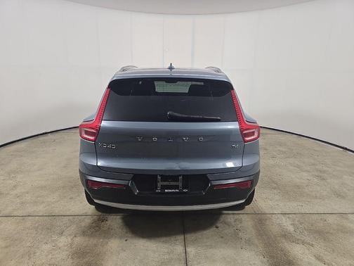 2020 Volvo XC40 T4 Momentum