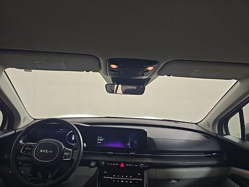 2023 Kia Carnival SX