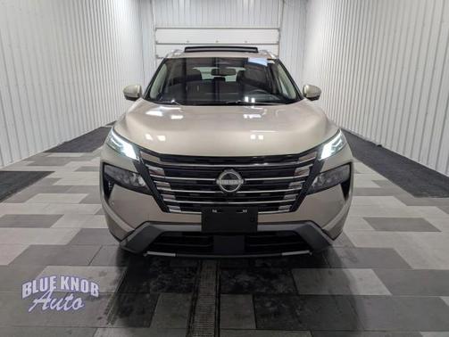 Champagne Silver Metallic 2025 Nissan Rogue SL