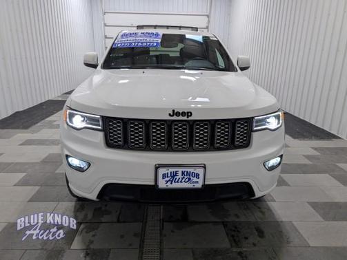 2022 Jeep Grand Cherokee Laredo