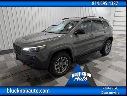 Sting-Gray Clearcoat 2022 Jeep Cherokee Trailhawk