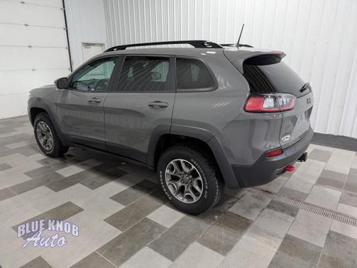 Sting-Gray Clearcoat 2022 Jeep Cherokee Trailhawk