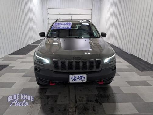 Sting-Gray Clearcoat 2022 Jeep Cherokee Trailhawk