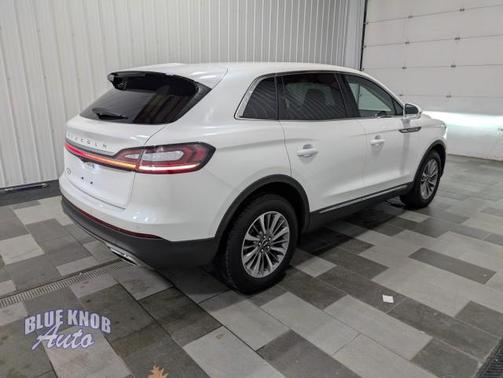 2022 Lincoln Nautilus Standard