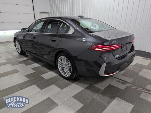 2025 BMW 530 i xDrive
