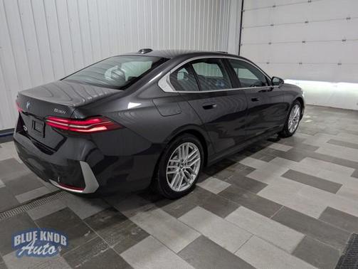 2025 BMW 530 i xDrive