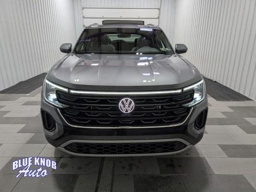 2024 Volkswagen Atlas Cross Sport 2.0T SE w/Technology 4MOTION