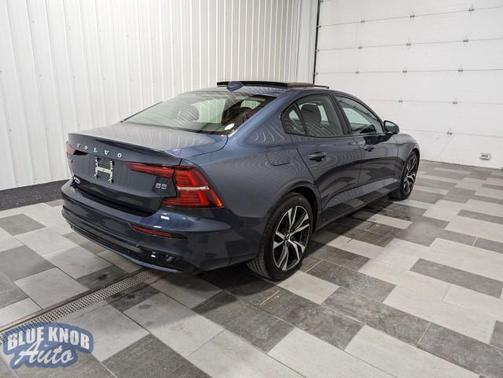 2024 Volvo S60 B5 Core Dark Theme