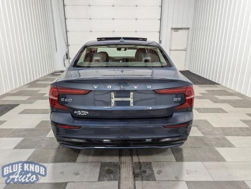 2024 Volvo S60 B5 Core Dark Theme