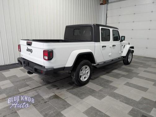 2022 Jeep Gladiator Sport S