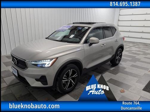 2025 Volvo XC40 B5 Core Bright Theme