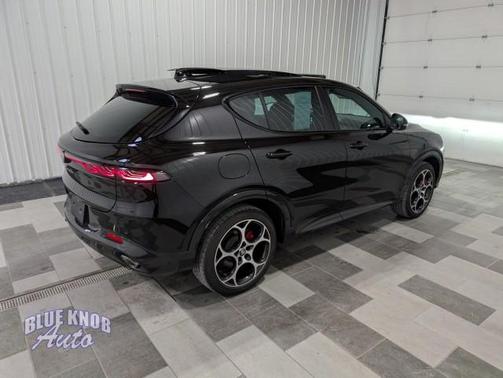 Alfa Black 2024 Alfa Romeo Tonale Veloce