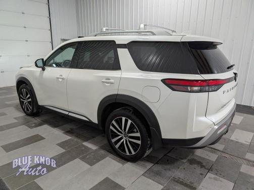 2023 Nissan Pathfinder Platinum 4WD
