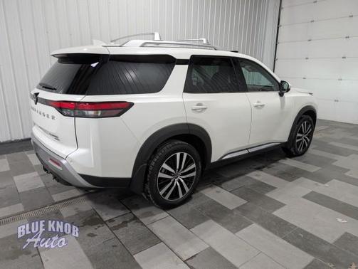 2023 Nissan Pathfinder Platinum 4WD