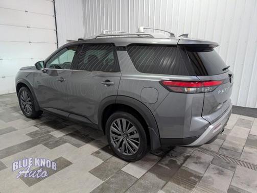 2025 Nissan Pathfinder SL 4WD