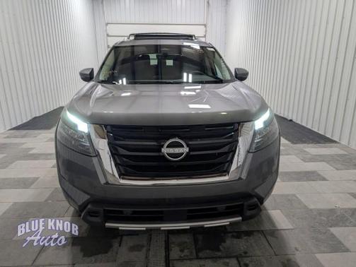 2025 Nissan Pathfinder SL 4WD