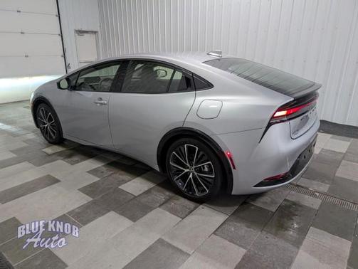 2025 Toyota Prius XLE