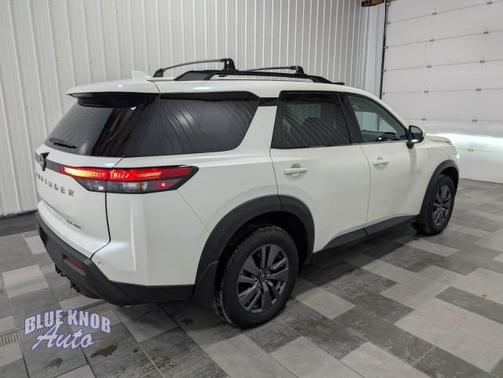 2024 Nissan Pathfinder SV 4WD