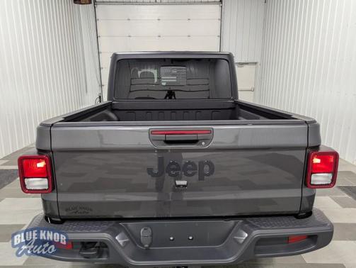 2022 Jeep Gladiator Sport S