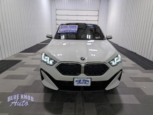 Mineral White Metallic 2026 BMW X2 xDrive28i