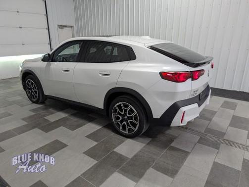 Mineral White Metallic 2026 BMW X2 xDrive28i