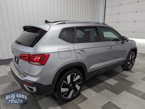 2024 Volkswagen Taos 1.5T SEL