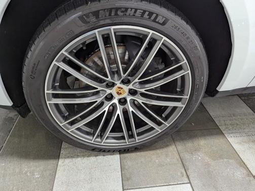 2023 Porsche Macan 