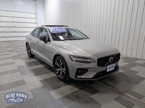 2025 Volvo S60 B5 Core