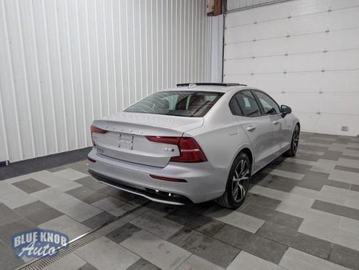 2025 Volvo S60 B5 Core