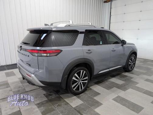 Boulder Gray Pearl 2023 Nissan Pathfinder Platinum 4WD