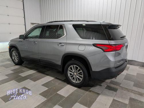 Sterling Gray Metallic 2023 Chevrolet Traverse LT Cloth