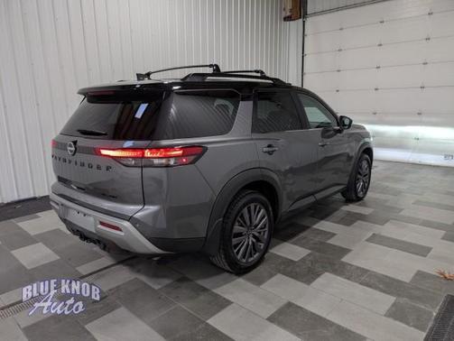 2023 Nissan Pathfinder SL 4WD