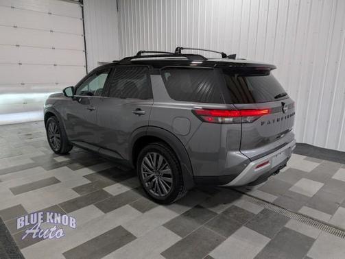 2023 Nissan Pathfinder SL 4WD