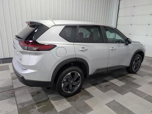 Brilliant Silver Metallic 2025 Nissan Rogue SV