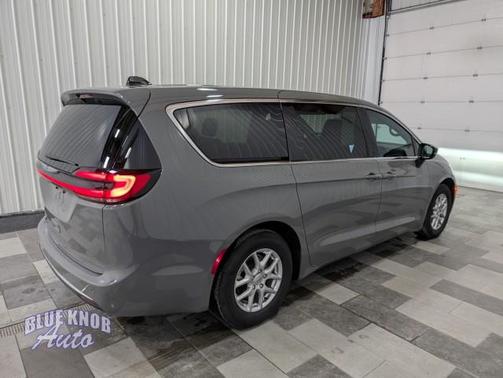 2025 Chrysler Pacifica L