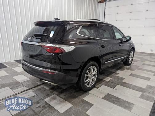 2023 Buick Enclave Essence AWD