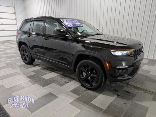 Diamond Black Crystal Pearlcoat 2023 Jeep Grand Cherokee Limited