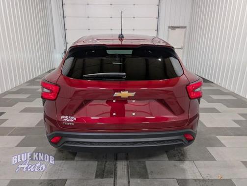 2025 Chevrolet Trax LS