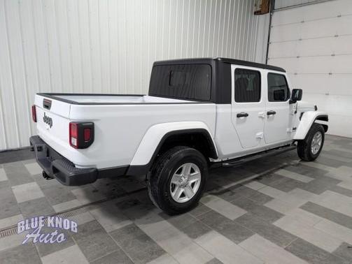 2022 Jeep Gladiator Sport S