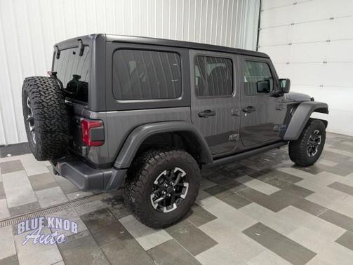 Granite Crystal Metallic Clearcoat 2025 Jeep Wrangler 4xe Rubicon