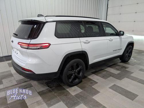 Bright White Clearcoat 2023 Jeep Grand Cherokee L Altitude
