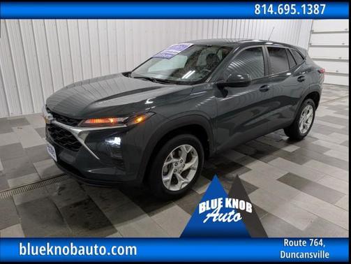 2025 Chevrolet Trax LS